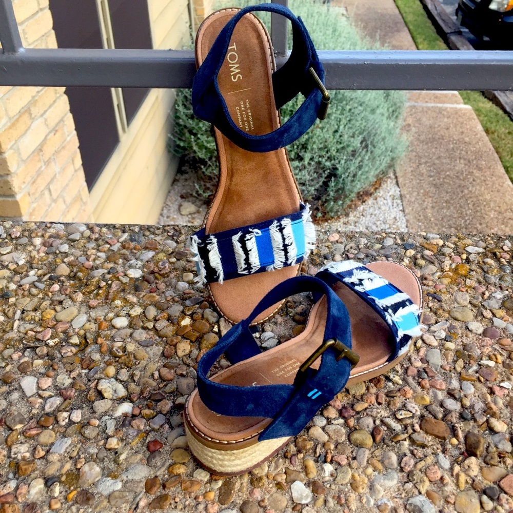 Toms Suede Coup Denim Camilia Sandals Size 7